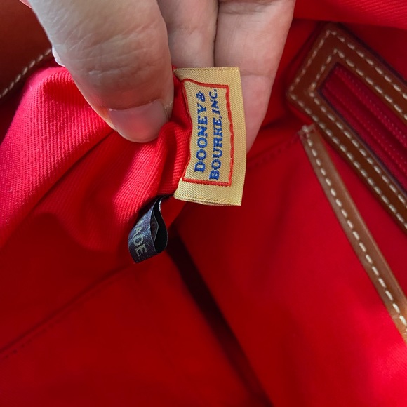 🌸SOLD🌸 Dooney and Bourke Large Tote in Burgundy - Very Good Used Condition - Picture 9 of 10